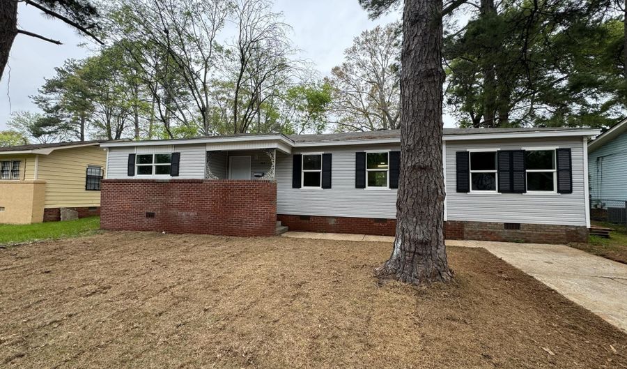 742 Montclair Pl, Jackson, MS 39206 - 4 Beds, 2 Bath