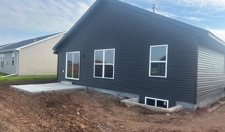 3684 E GLADIOLUS Pl, Appleton, WI 54913 - 3 Beds, 2 Bath