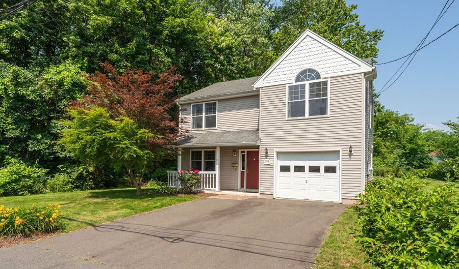 46 Pleasant Ave, Berlin, CT 06037 - 3 Beds, 3 Bath