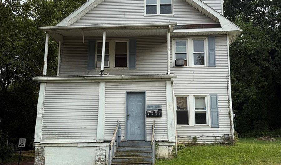 1010 5th Ave, Akron, OH 44306 - 9 Beds, 4 Bath