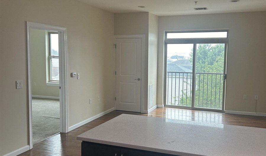 186 BROADWAY 401, Bayonne, NJ 07002 - 1 Beds, 2 Bath
