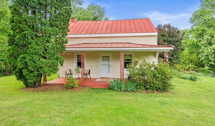687 Gidsville Rd, Amherst, VA 24521 - 4 Beds, 2 Bath