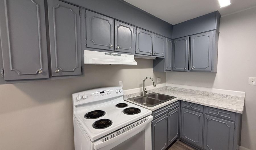 206 Cloverleaf Dr 2, Athens, AL 35611 - 1 Beds, 1 Bath