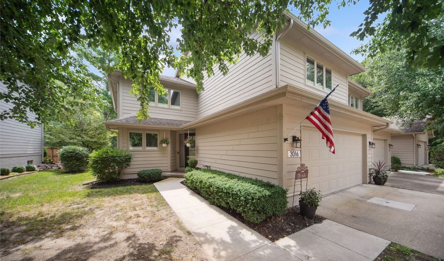 3016 Fox Hollow Cir, Des Moines, IA 50321 - 2 Beds, 4 Bath