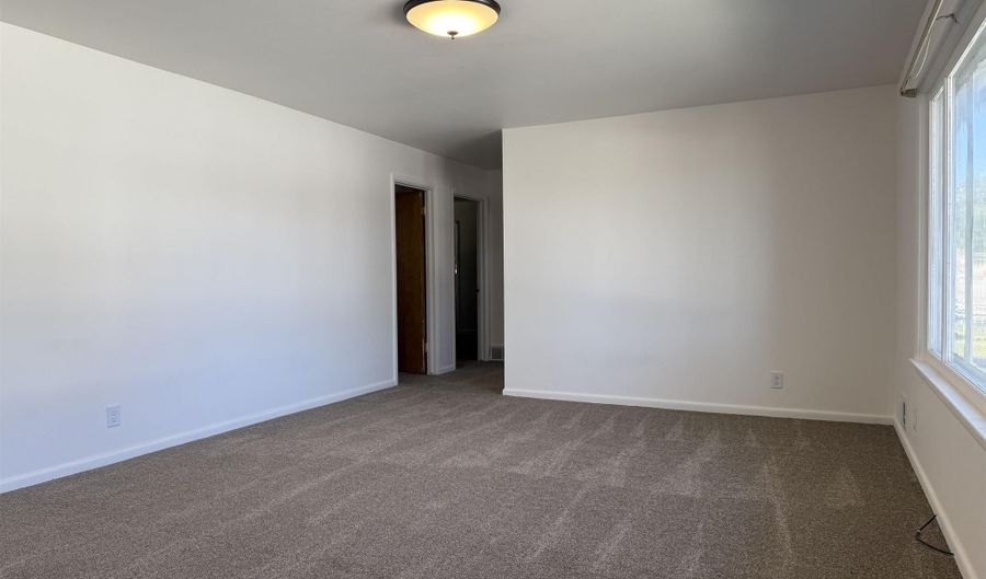 821 E 19th St, Casper, WY 82609 - 3 Beds, 1 Bath