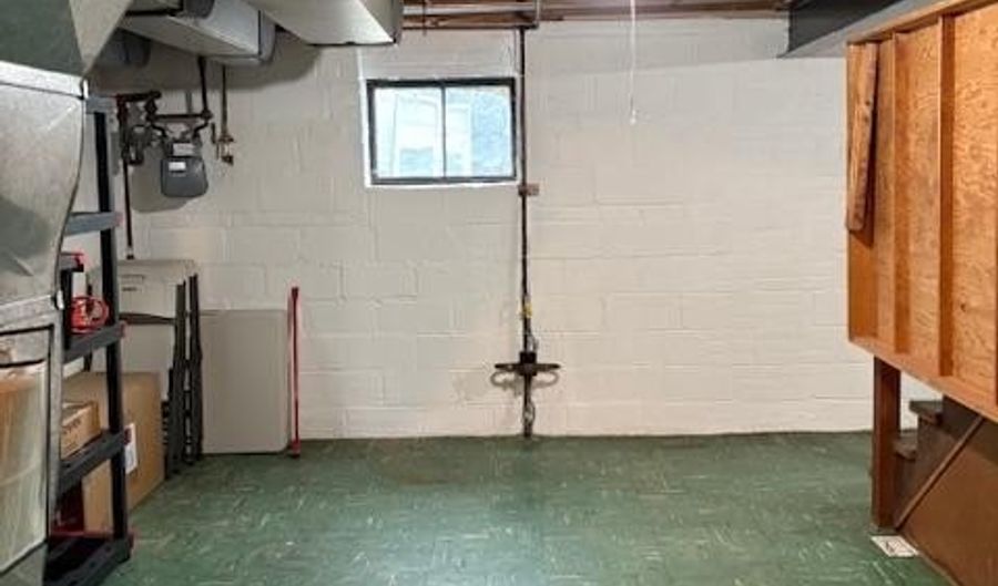 5303 GLENWOOD Rd, Bethesda, MD 20814 - 3 Beds, 2 Bath