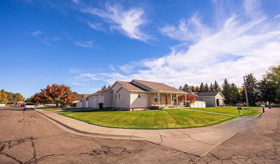 100 Centennial Dr, Blackfoot, ID 83221 - 6 Beds, 4 Bath