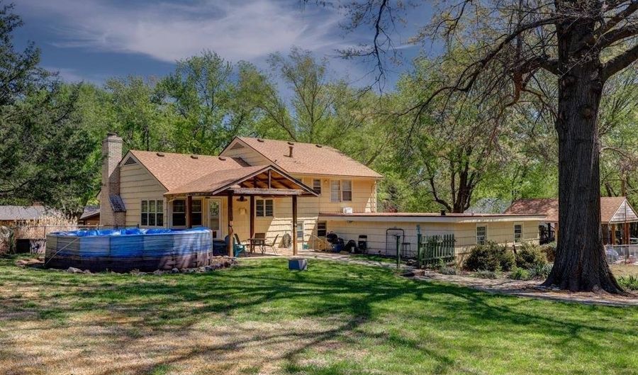 3 Eastridge Dr, Arkansas City, KS 67005 - 4 Beds, 3 Bath