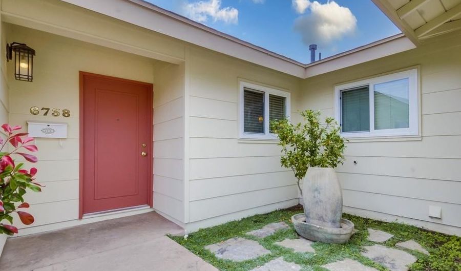 6738 Dennison St, San Diego, CA 92122 - 3 Beds, 2 Bath