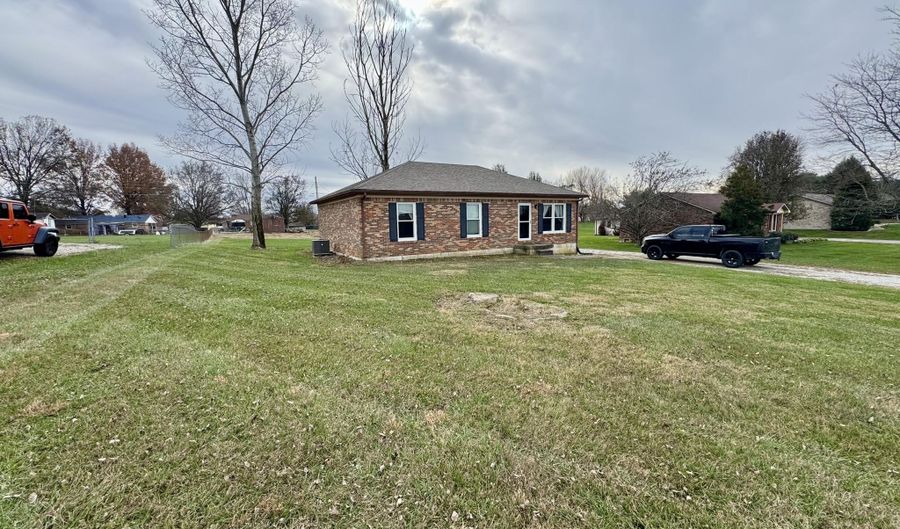 111 Bishop Ln, Bardstown, KY 40004 - 3 Beds, 2 Bath