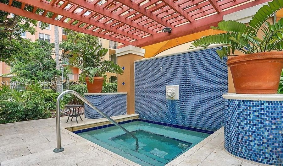 19901 E Country Club Dr 2401, Aventura, FL 33180 - 3 Beds, 2 Bath