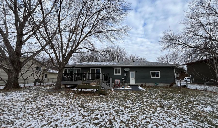 2018 SE 15th Ave, Aberdeen, SD 57401 - 4 Beds, 3 Bath