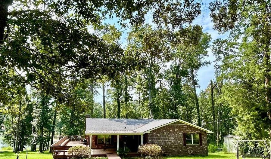 771 Calhoun Dr, Abbeville, AL 36310 - 5 Beds, 2 Bath