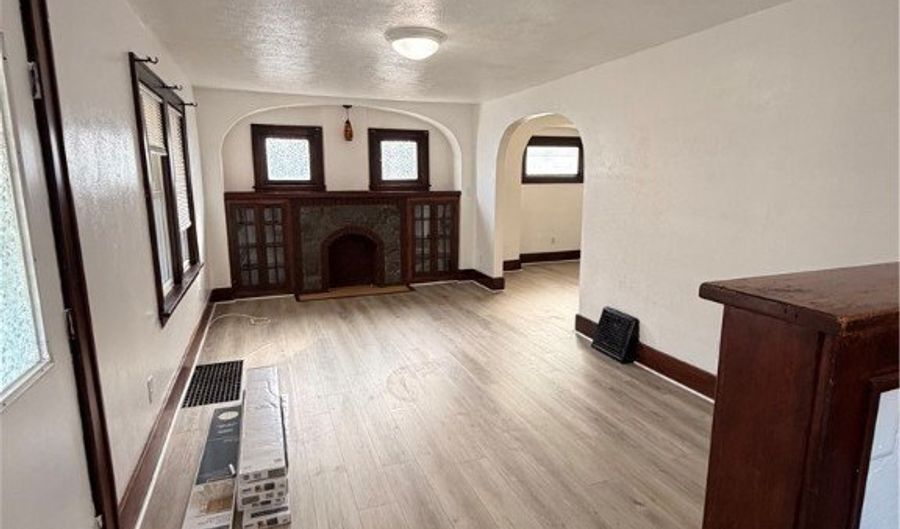 612 Hallie Ave, Akron, OH 44305 - 3 Beds, 1 Bath