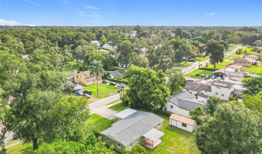 730 E 9TH St, Apopka, FL 32703 - 4 Beds, 3 Bath