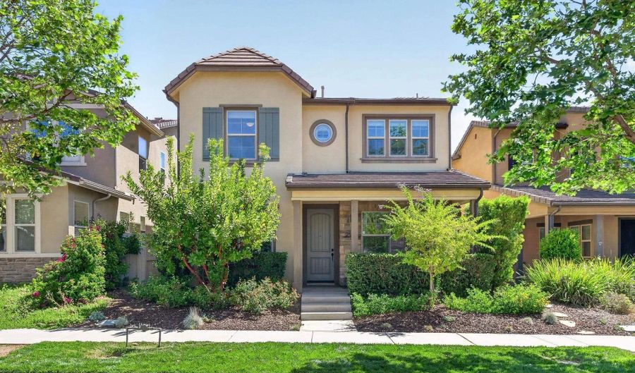 21421 Trail Ridge Dr, Escondido, CA 92029 - 4 Beds, 4 Bath