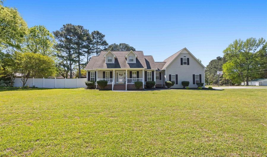 1110 8TH St, Arab, AL 35016 - 3 Beds, 3 Bath
