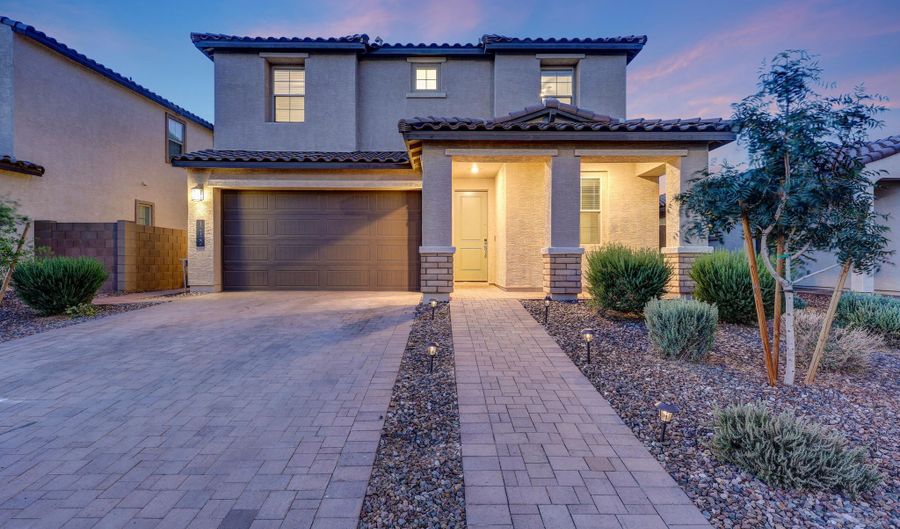 12122 W Levi Dr, Avondale, AZ 85323 - 5 Beds, 3 Bath