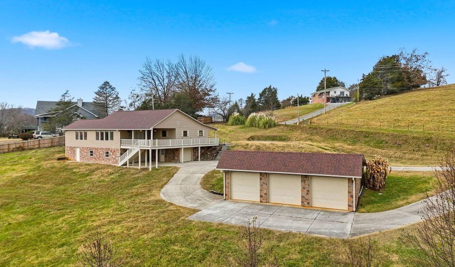 2515 Lakeshore Rd, Bean Station, TN 37708 - 4 Beds, 4 Bath