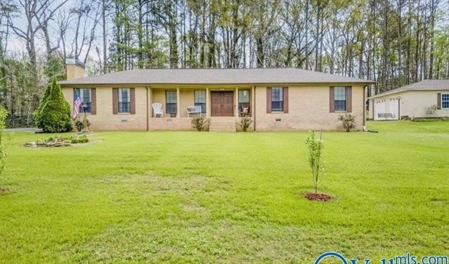 925 Valley Dr, Attalla, AL 35954 - 3 Beds, 2 Bath