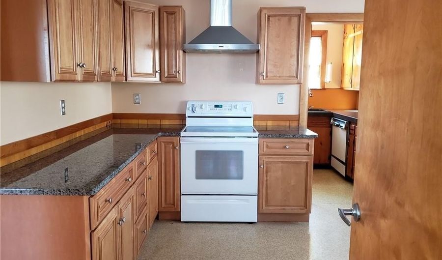 40 E Barrows St 2, Cumberland, RI 02864 - 2 Beds, 1 Bath