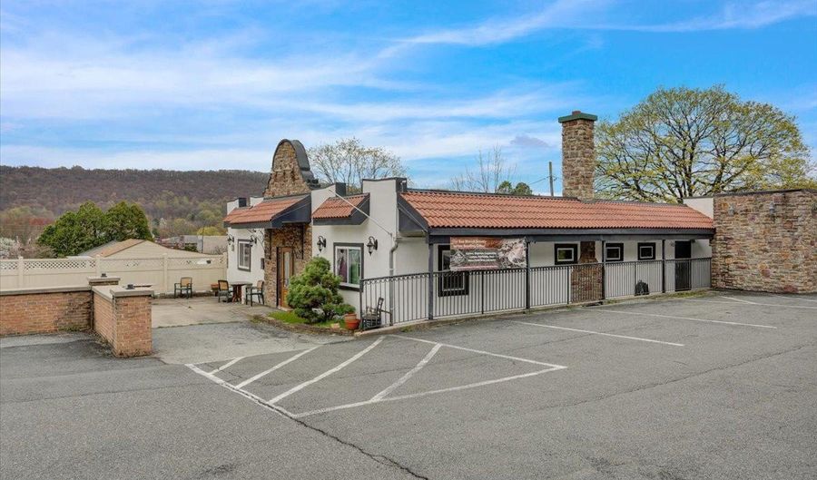 16 COLUMBIA Ave, Reading, PA 19606 - 0 Beds, 0 Bath