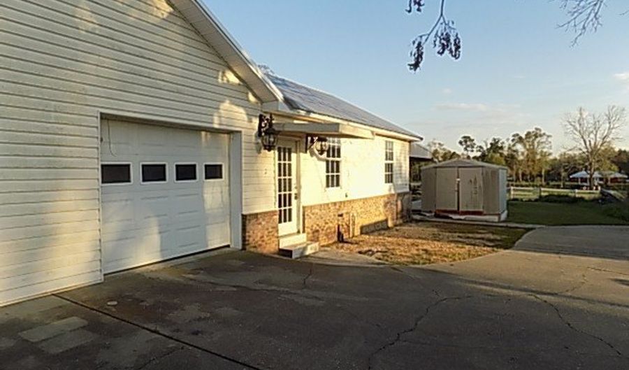 6795 S COUNTY ROAD 33, Ashford, AL 36312 - 3 Beds, 4 Bath