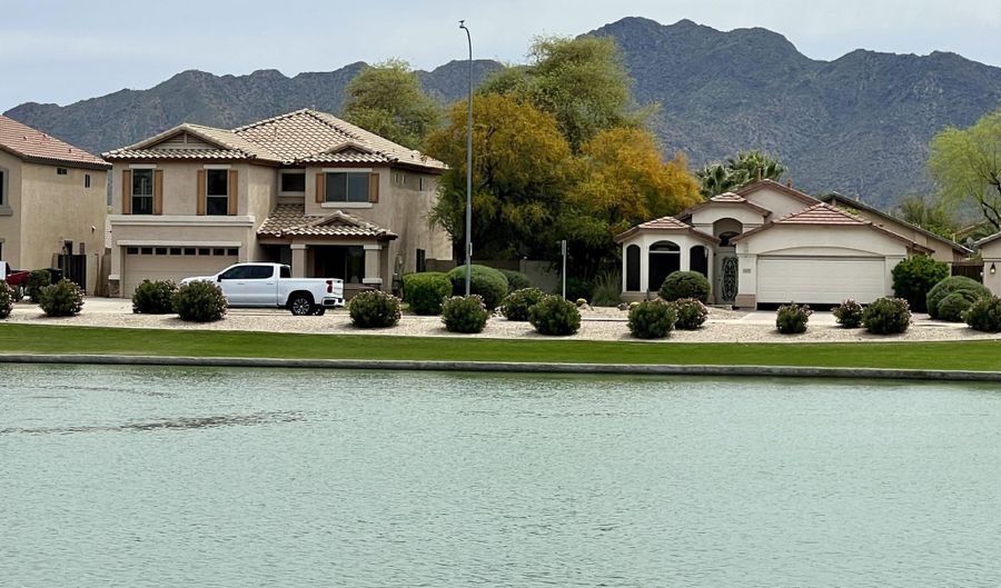 4629 E AUGUSTA Ave, Chandler, AZ 85249 - 4 Beds, 3 Bath