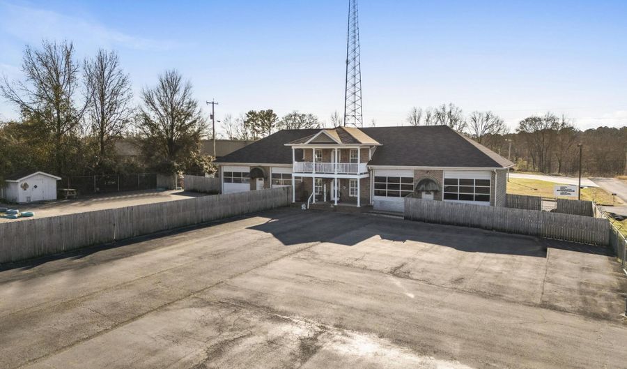 915 Cooley St, Albertville, AL 35950 - 0 Beds, 2 Bath