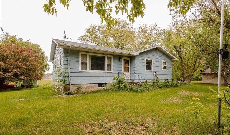 2611 Le Homme Dieu Hts NE, Alexandria, MN 56308 - 3 Beds, 2 Bath