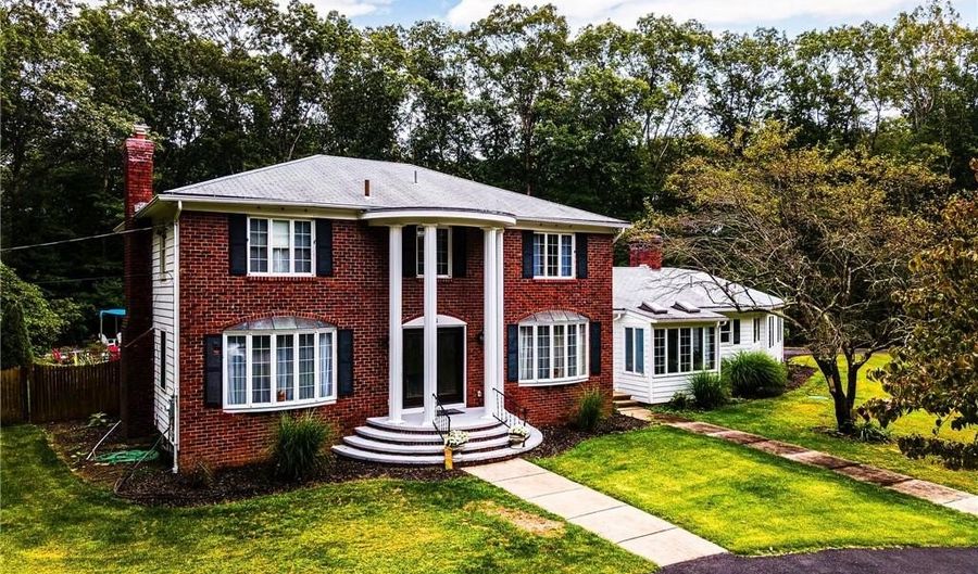 44 Heritage Dr, Warwick, RI 02818 - 4 Beds, 3 Bath