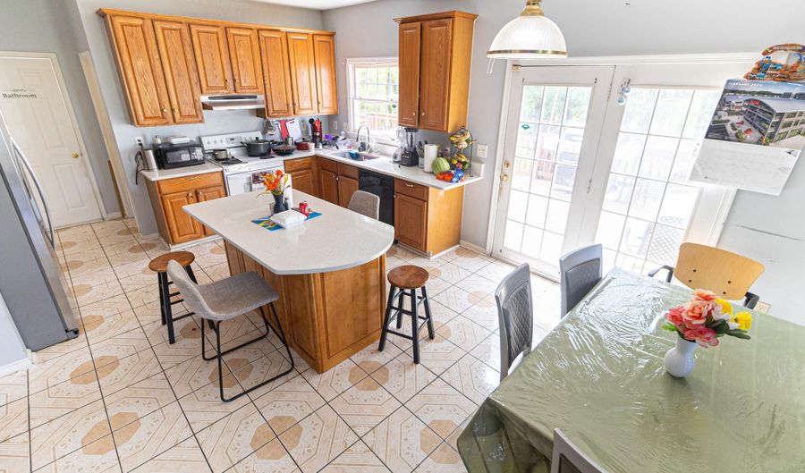 11714 HEARTWOOD Dr, Beltsville, MD 20705 - 7 Beds, 4 Bath