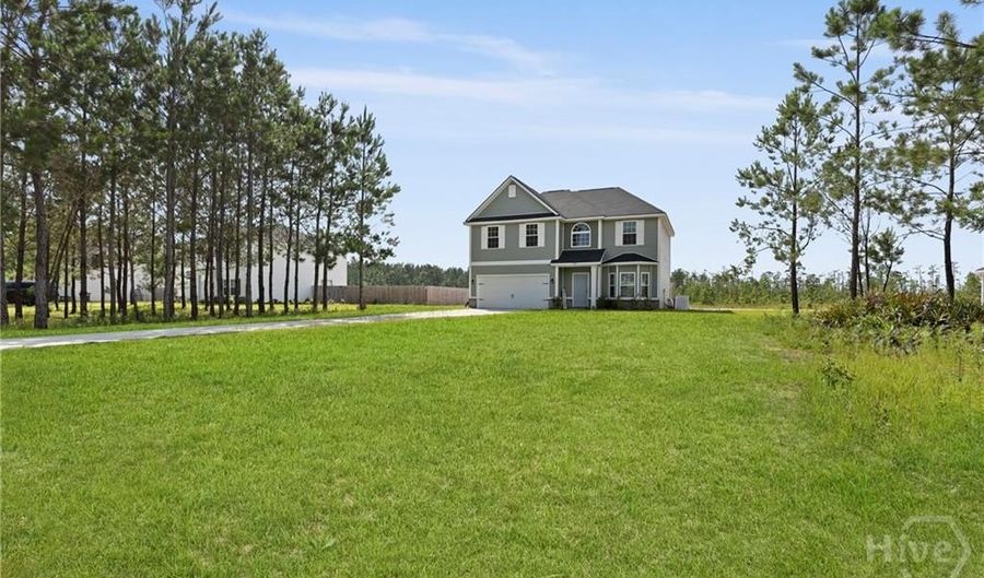 1447 Arnold Dr SE, Allenhurst, GA 31301 - 4 Beds, 3 Bath