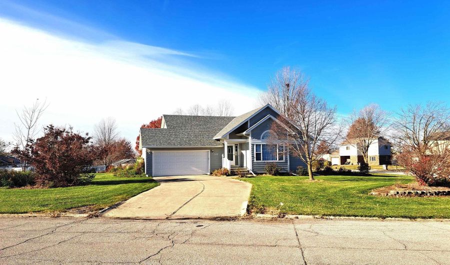 122 Maple Dr, Albia, IA 52531 - 2 Beds, 3 Bath