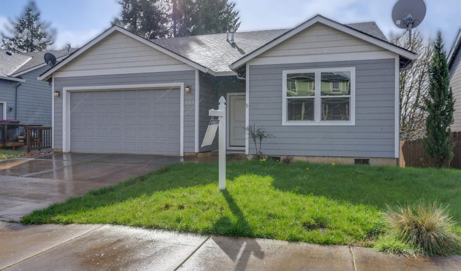 385 NW 6th St, Willamina, OR 97396 - 3 Beds, 2 Bath