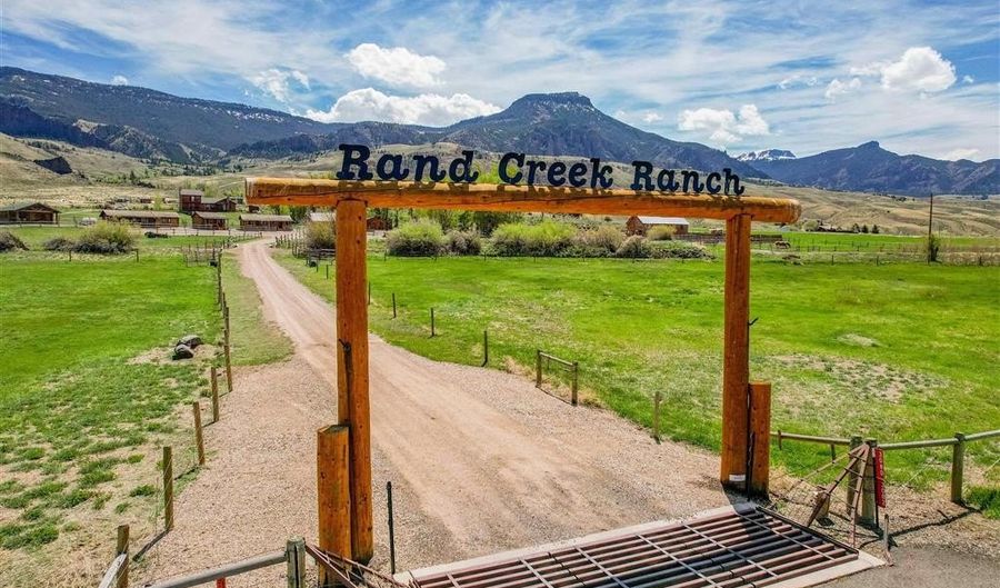 3080 3064 North Fork Hwy, Cody, WY 82414 - 4 Beds, 3 Bath