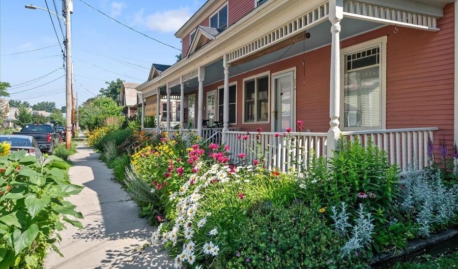 72 Lakeview Ter Unit D, Burlington, VT 05401 - 2 Beds, 1 Bath