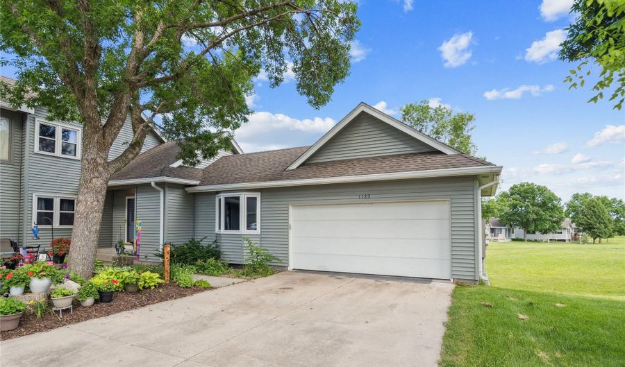 1123 SE Mallard Creek Dr, Ankeny, IA 50021 - 3 Beds, 4 Bath
