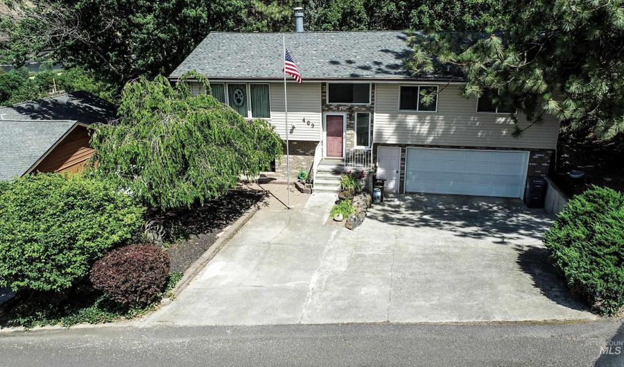 409 Garfield St, Asotin, WA 99402 - 3 Beds, 3 Bath