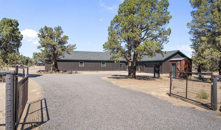 25480 Bachelor Ln, Bend, OR 97701 - 4 Beds, 3 Bath