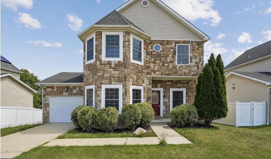 1992 RETTA GILLIAM Ct SE, Washington, DC 20020 - 5 Beds, 4 Bath