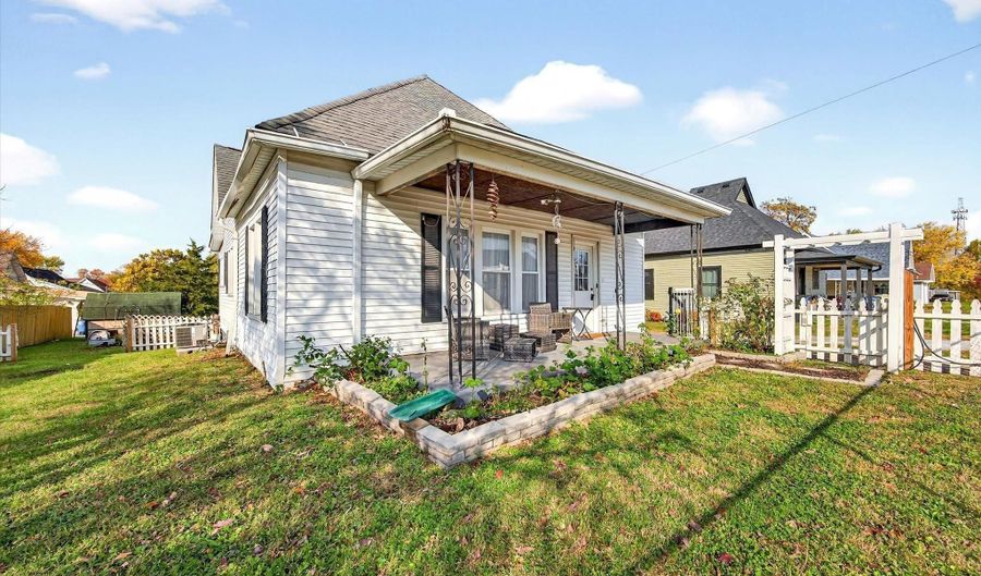 1117 P St, Bedford, IN 47421 - 3 Beds, 1 Bath