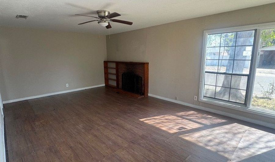 902 W RUNYAN Ave, Artesia, NM 88210 - 3 Beds, 2 Bath