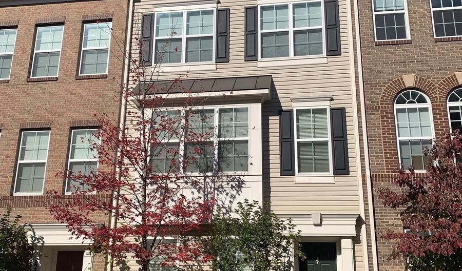 7228 BARRBERRY Ln, Beltsville, MD 20705 - 1 Beds, 1 Bath