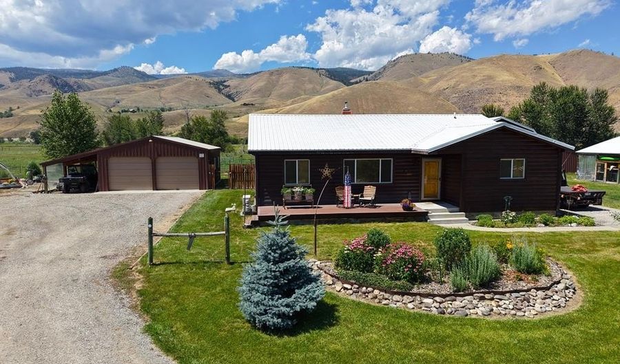 662 N Highway 93, Carmen, ID 83462 - 2 Beds, 2 Bath