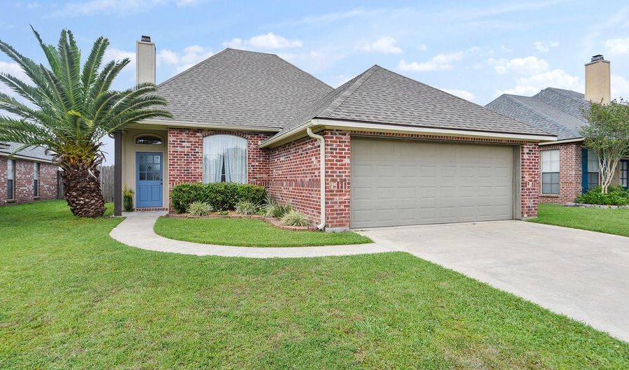 729 Copper Meadow Blvd, Youngsville, LA 70592 - 3 Beds, 2 Bath