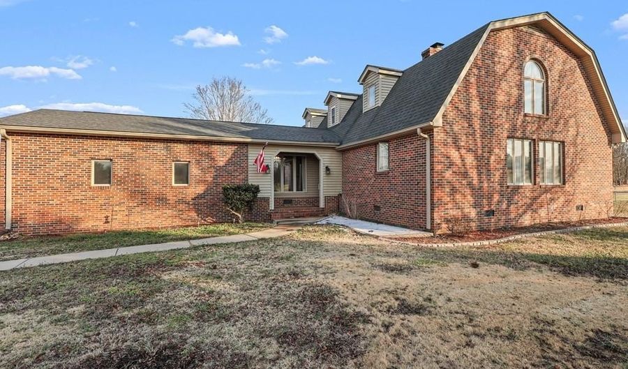 5295 Old Calhoun Falls Rd, Abbeville, SC 29620 - 4 Beds, 3 Bath