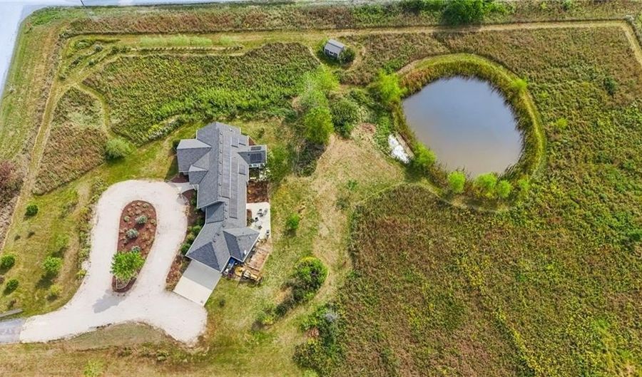 1593 N 150 Rd, Baldwin City, KS 66006 - 4 Beds, 3 Bath