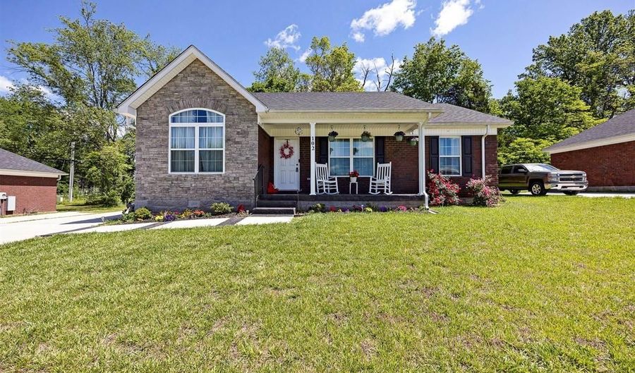 102 Shallow Springs Ct, Bardstown, KY 40004 - 3 Beds, 2 Bath