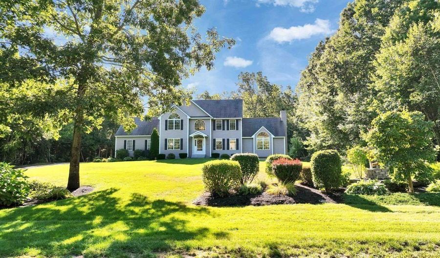 195 Steam Mill Rd, Auburn, NH 03032 - 3 Beds, 3 Bath